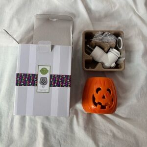 Scentsy “Cut It Out” mini warmer NWT retired Jack-o-Lantern